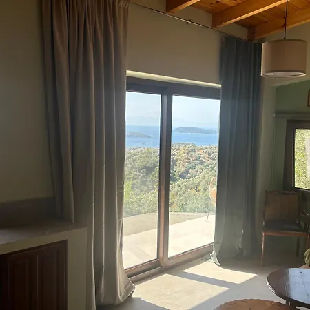 Tierra 1 * Skiathos Town